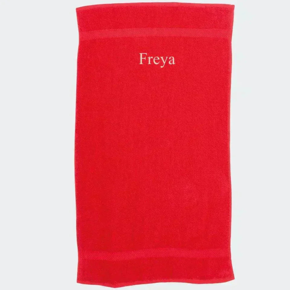 Rødt håndklæde med navn, Brodering i toppen 50x90