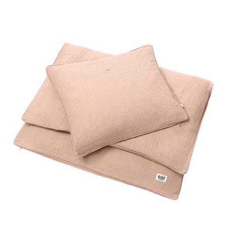 Baby sengetøj med navn – Blush med/uden navn fra BIBS