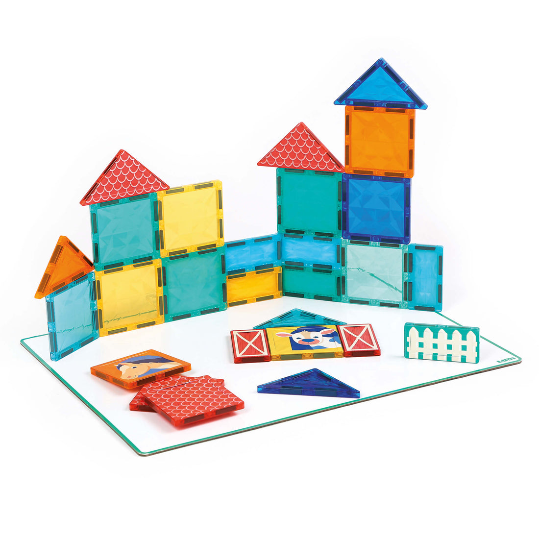 LUDI magnetisk tavle med farverige magnetiske brikker og motiver af dyr og huse.