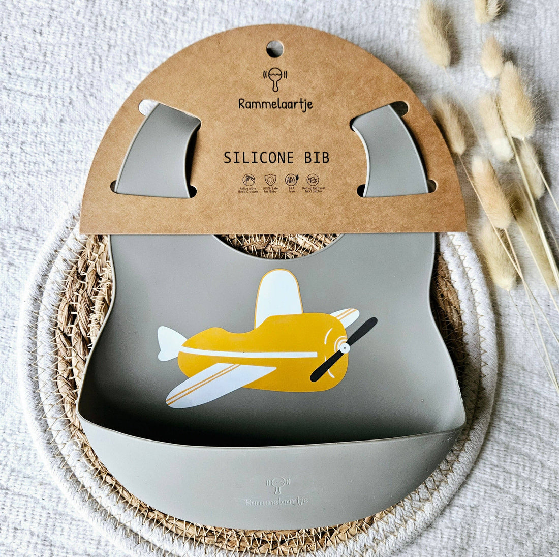 Silikone hagesmæk med Sage opsamlingsbakke - Flyvemaskine - Okergul Rammelaartje