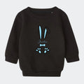Lyseblå påskeharer - Sweatshirts Customizer TeeInBlue Sweatshirt til børn - flere farver Sort 6-12M