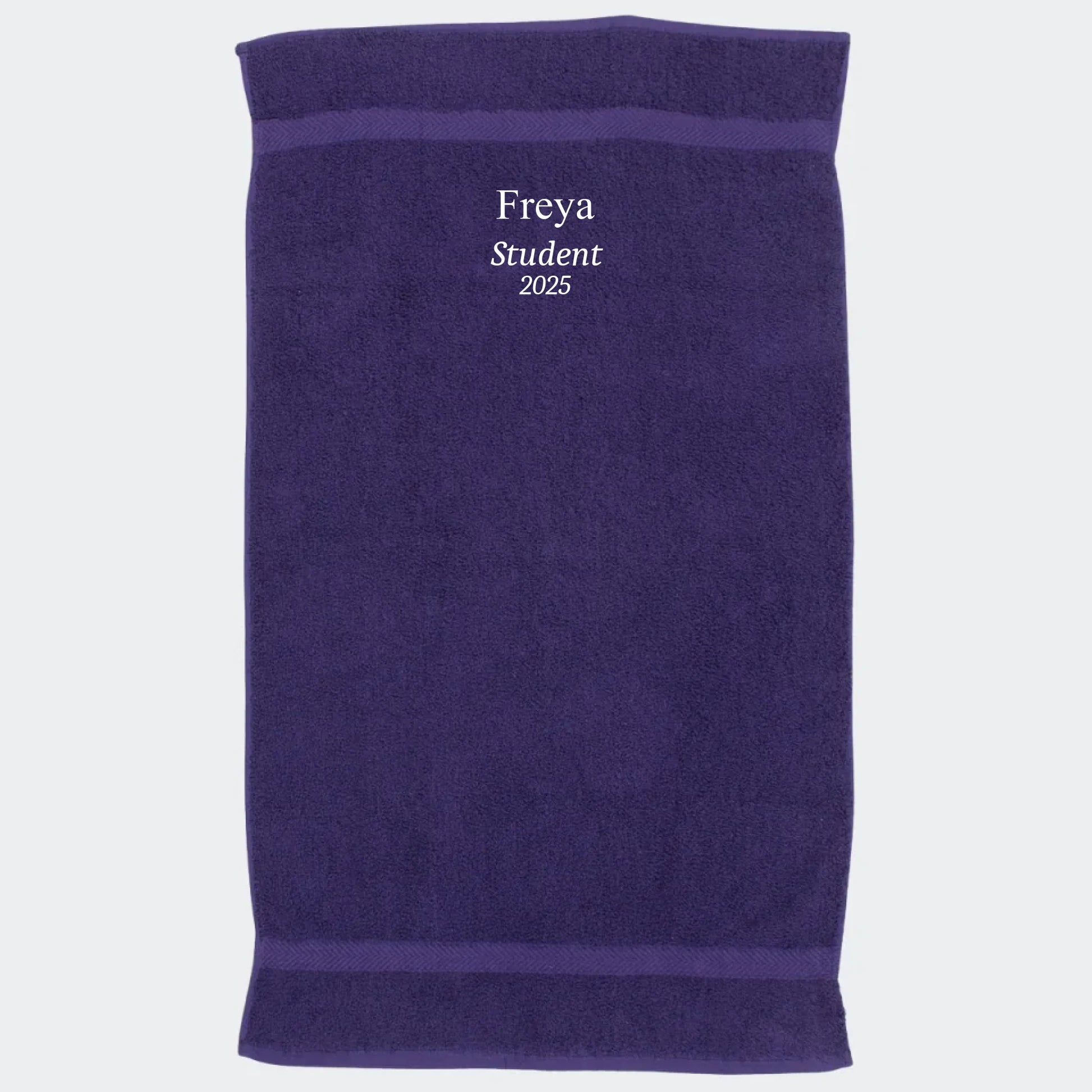 Håndklæde til studenten 2025 - flere farver Customizer TeeInBlue Håndklæde med flere linjer Lilla 50x90