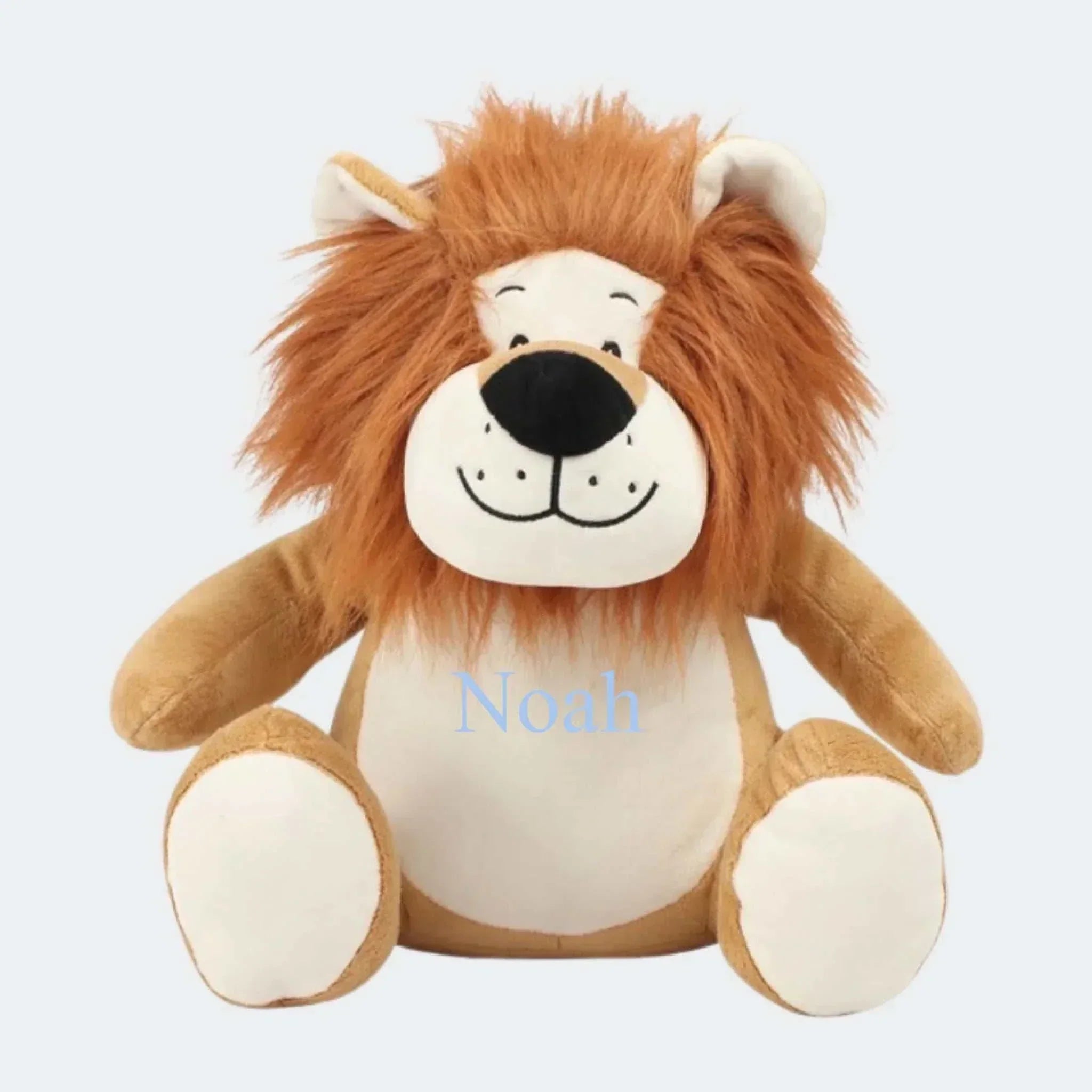 Løve bamse med navn og data broderet på bamsen Unik Min Egen Verden Navn 54654654 42cm