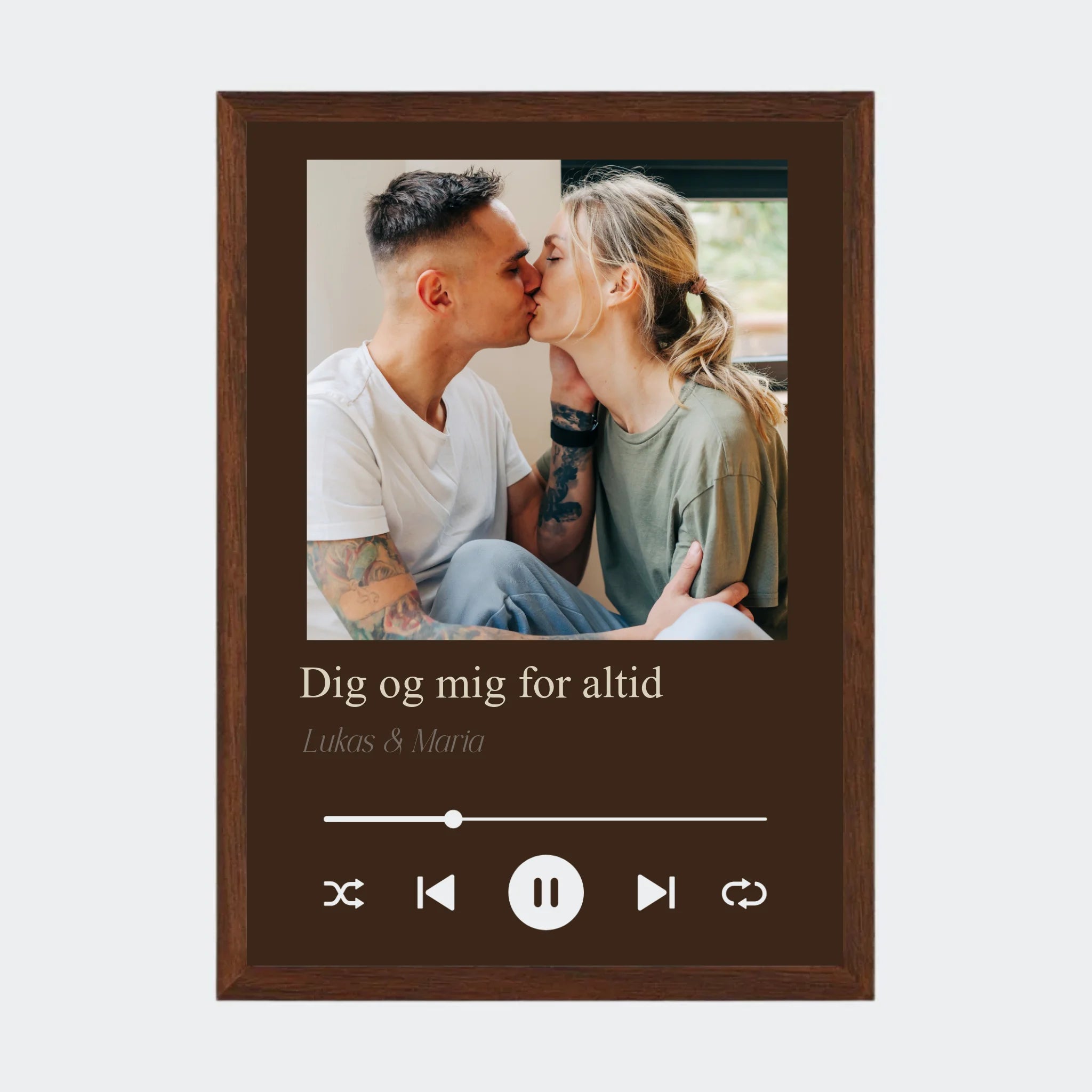 Plakat – Sang med eget billede og tekst, A4 med ramme i mørk eg