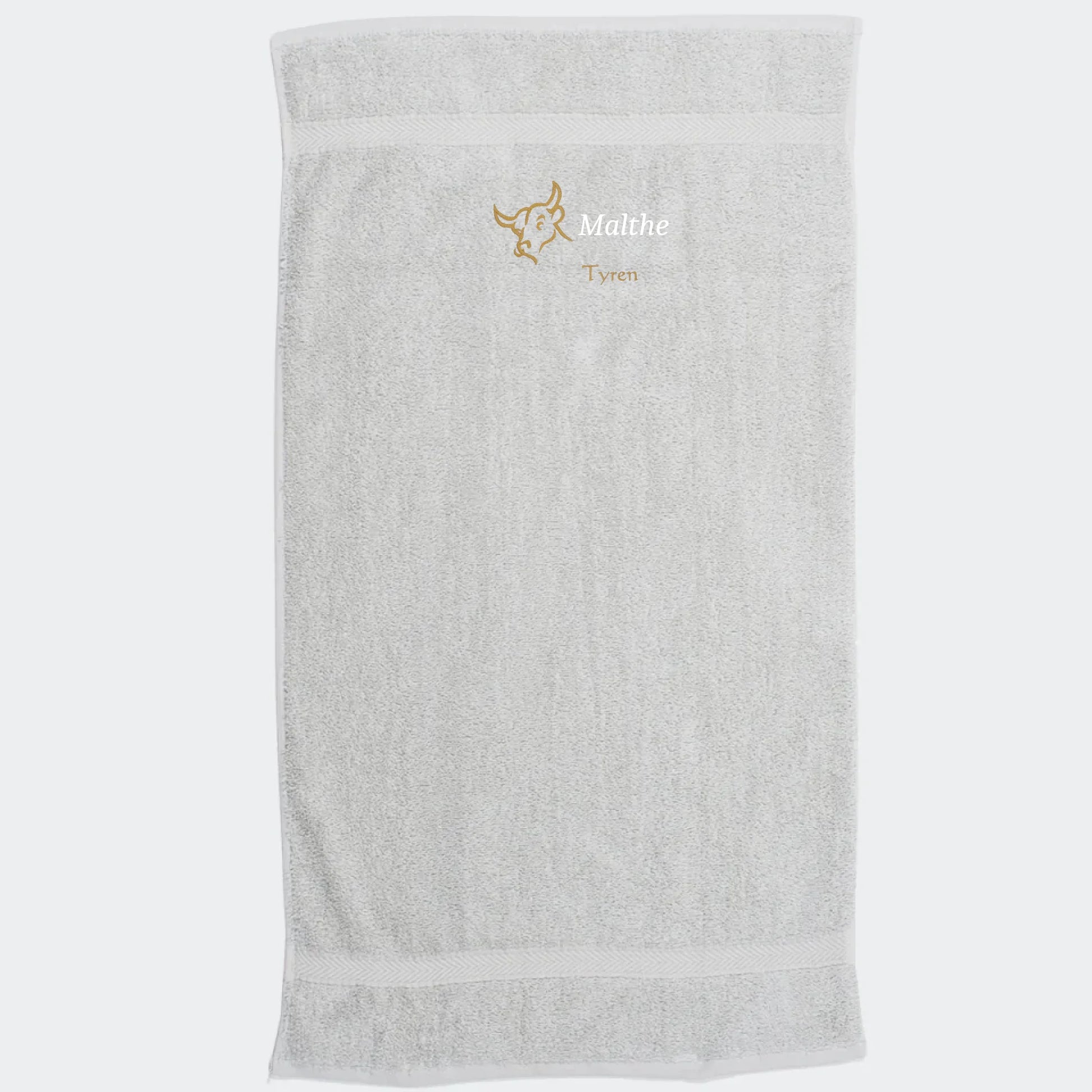 Håndklæde med stjernetegn og navn - Tyren Customizer TeeInBlue