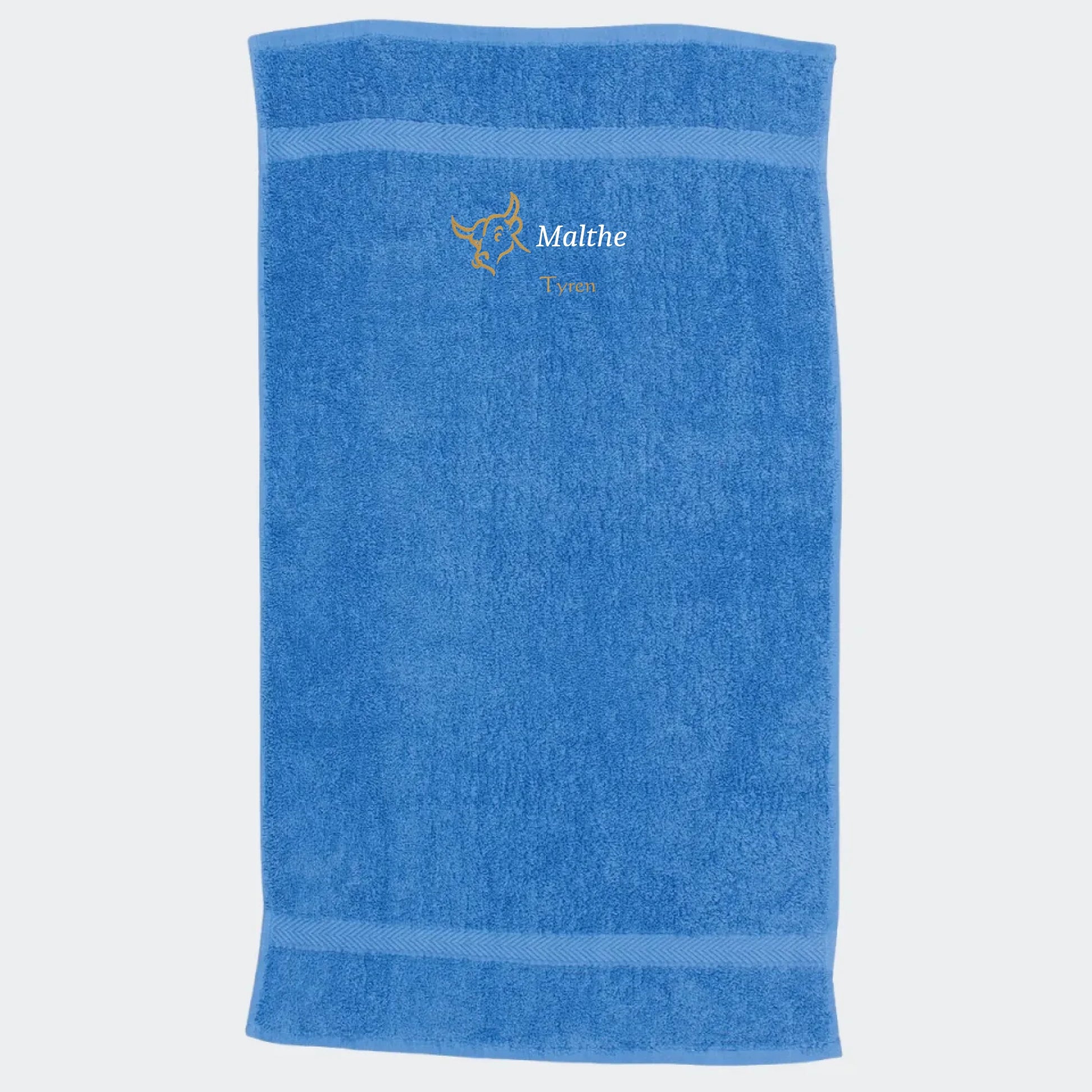 Håndklæde med stjernetegn og navn - Tyren Customizer TeeInBlue