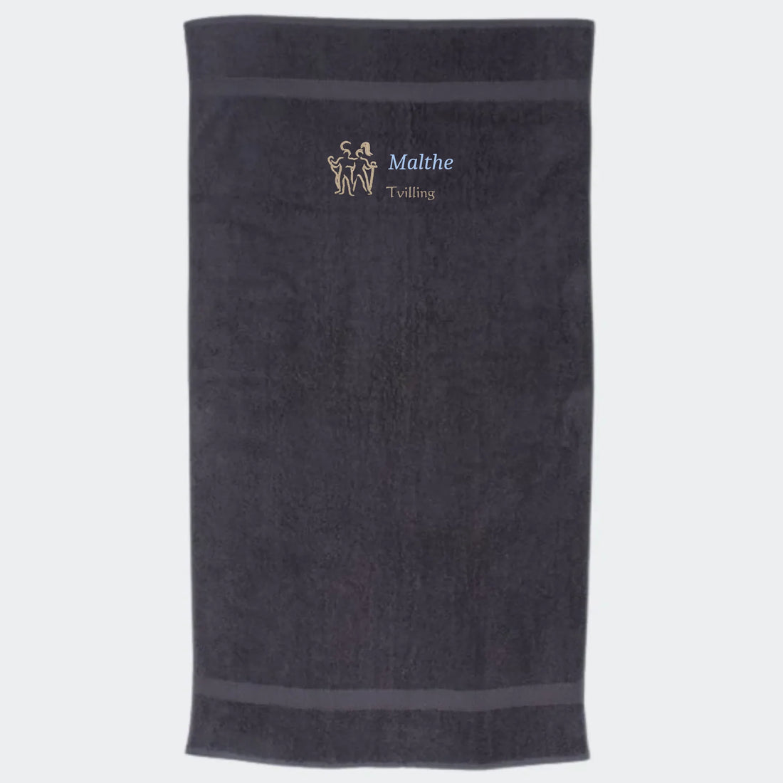 Håndklæde med stjernetegn og navn - Tvilling Customizer TeeInBlue Håndklæde med flere linjer Sort 50x90