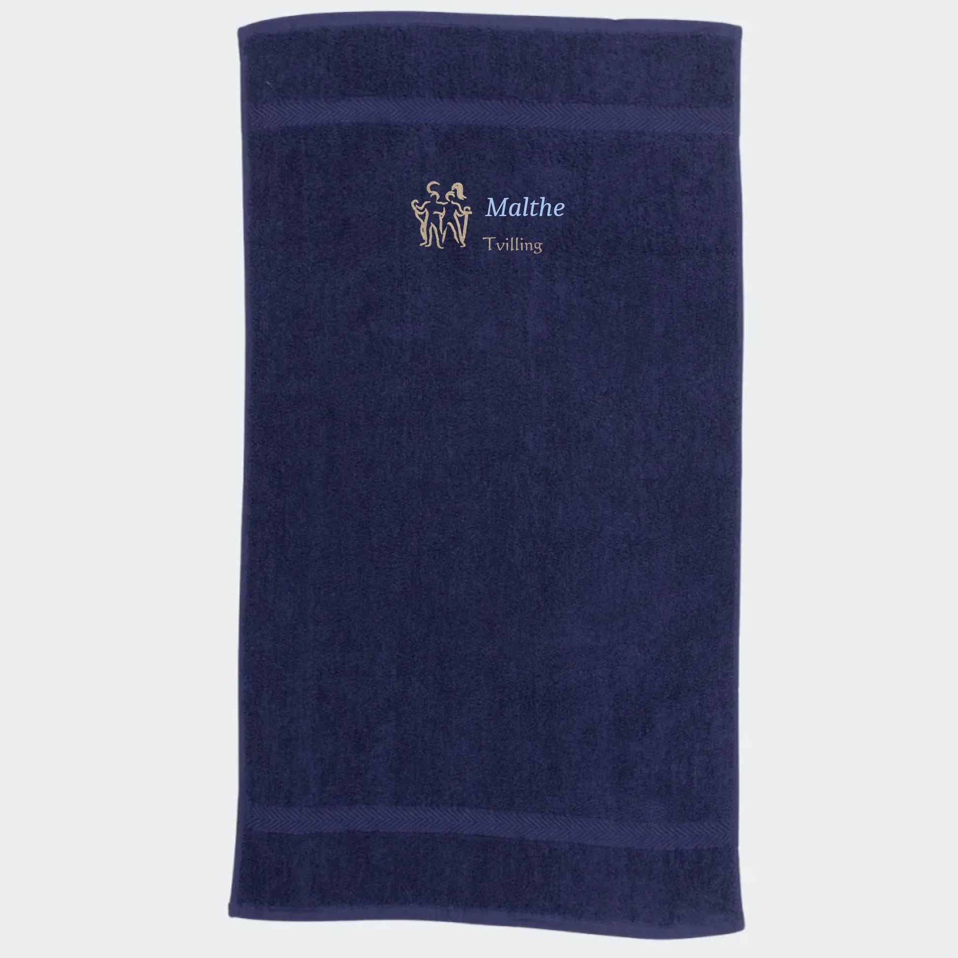 Håndklæde med stjernetegn og navn - Tvilling Customizer TeeInBlue Håndklæde med flere linjer Navy 50x90