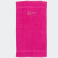 Håndklæde med stjernetegn og navn - Tvilling Customizer TeeInBlue Håndklæde med flere linjer Fuchsia 50x90