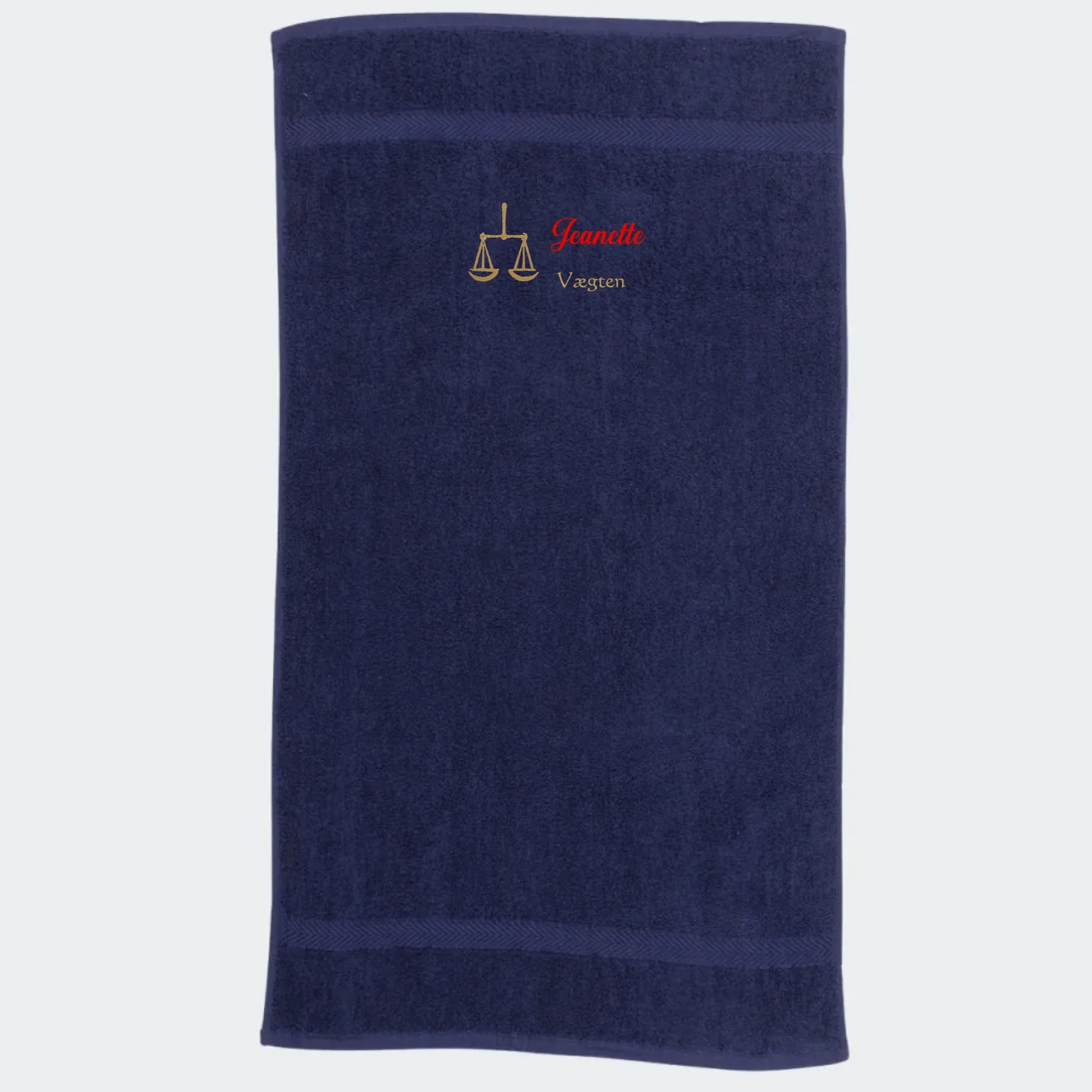 Håndklæde med stjernetegn og navn - Vægten Customizer TeeInBlue Håndklæde med flere linjer Navy 50x90