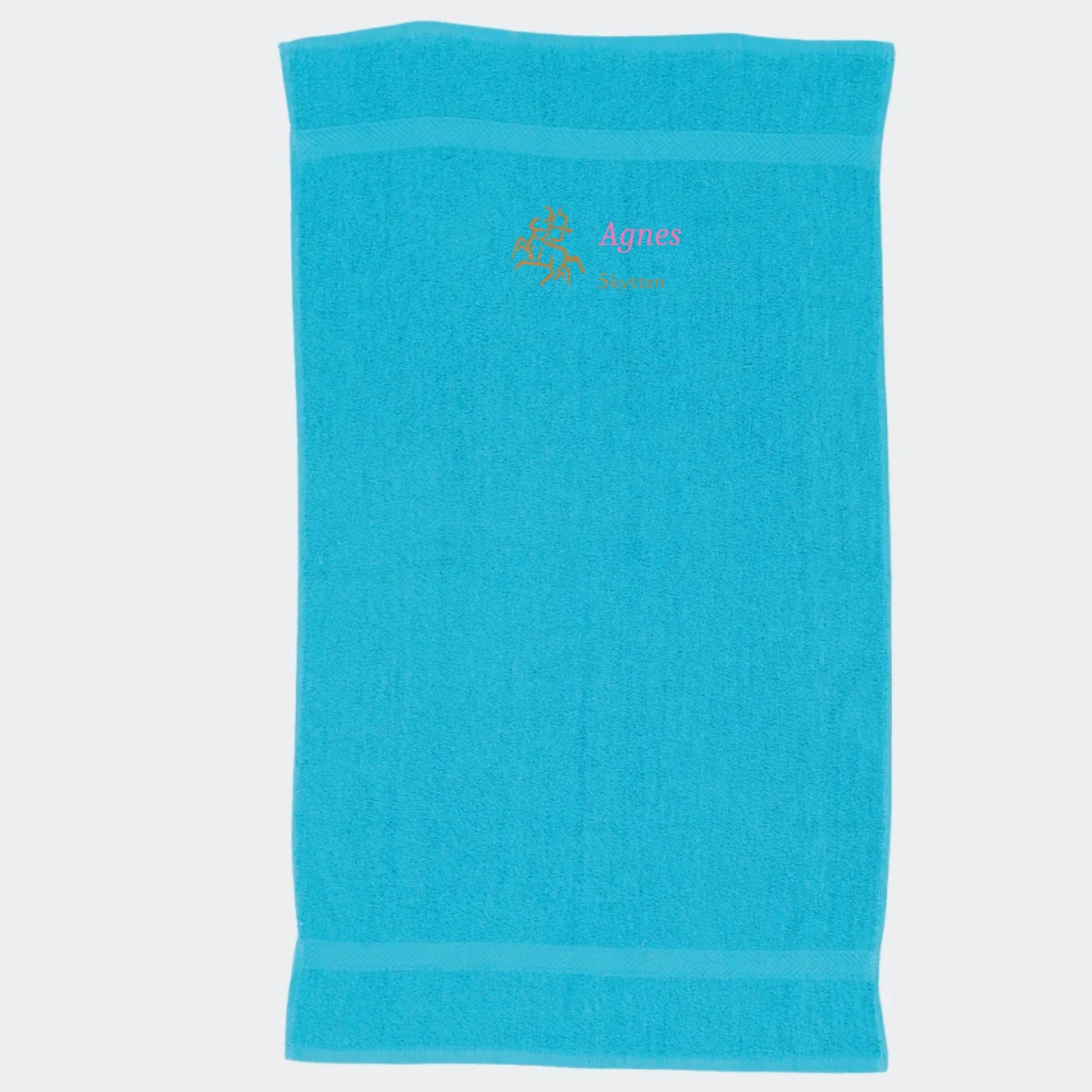 Håndklæde med stjernetegn og navn - Skytten Customizer TeeInBlue Håndklæde med flere linjer Ocean blå 50x90