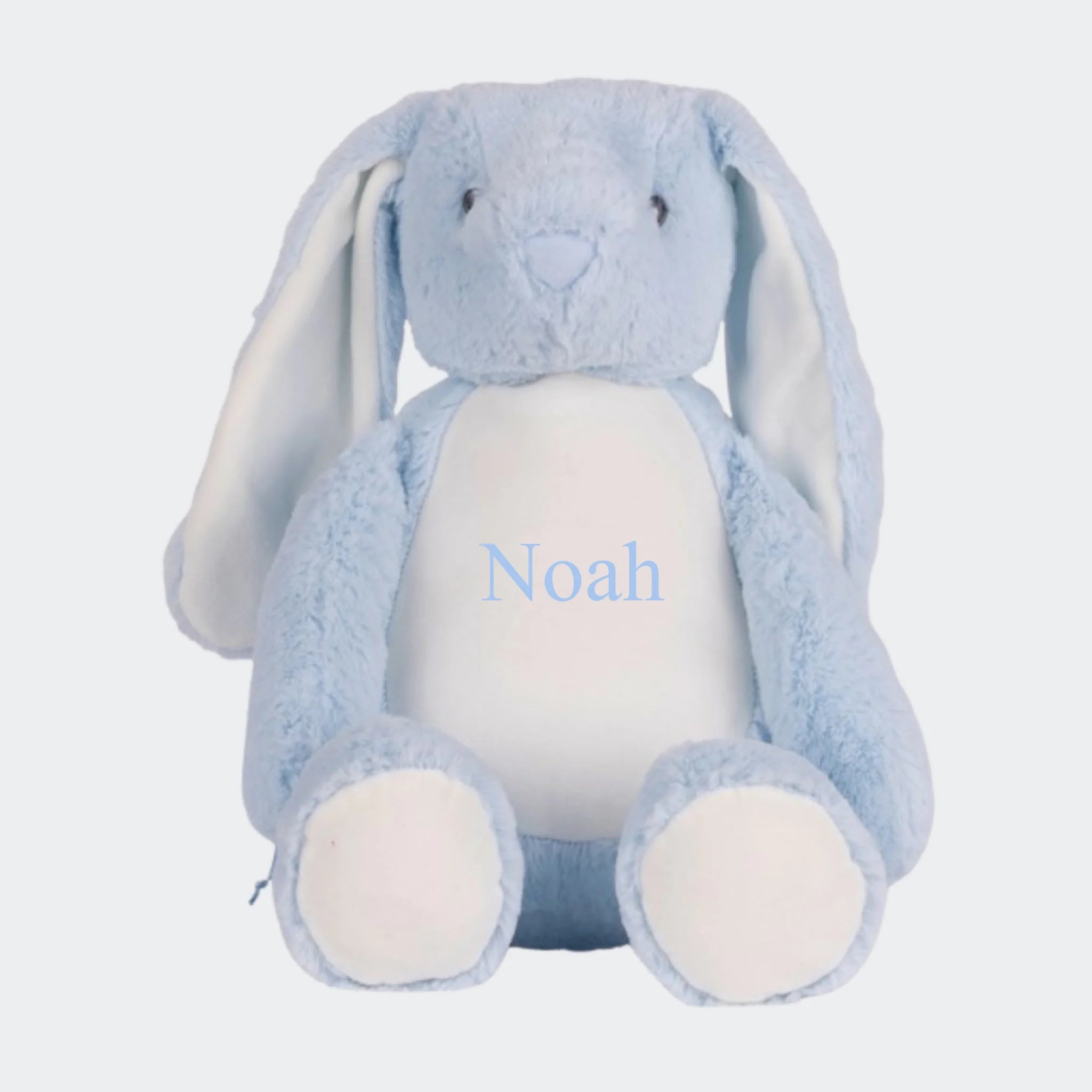 Lyseblå kanin bamse med broderet navn, 42 cm