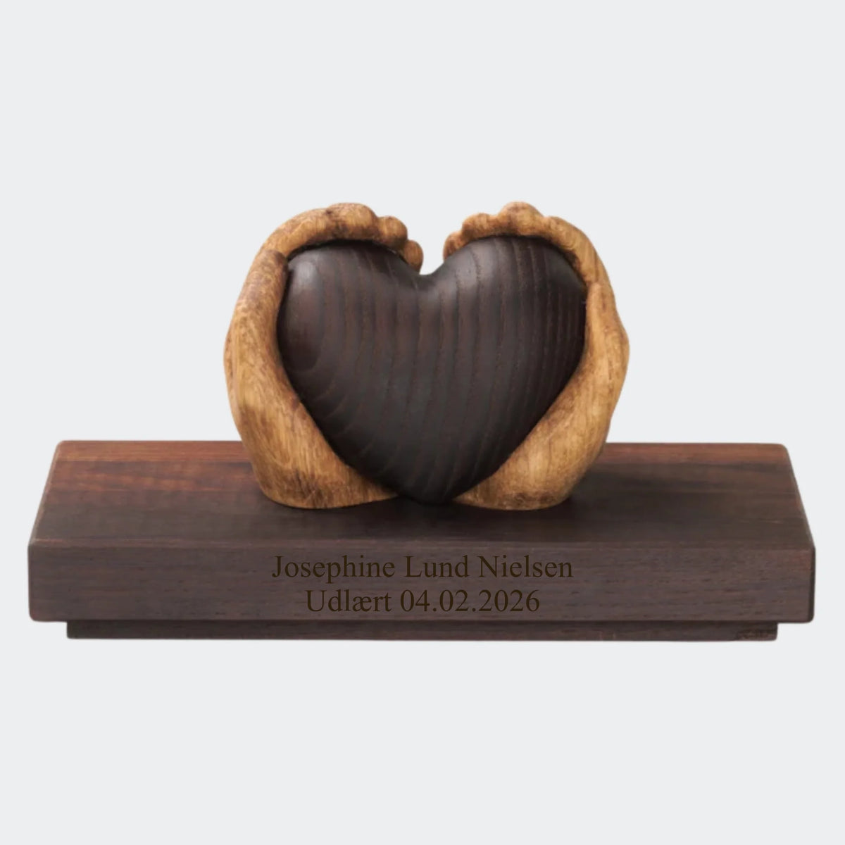 Træfigur – Care af Maya Soele, 18x9cm