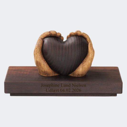 Træfigur – Care af Maya Soele, 18x9cm