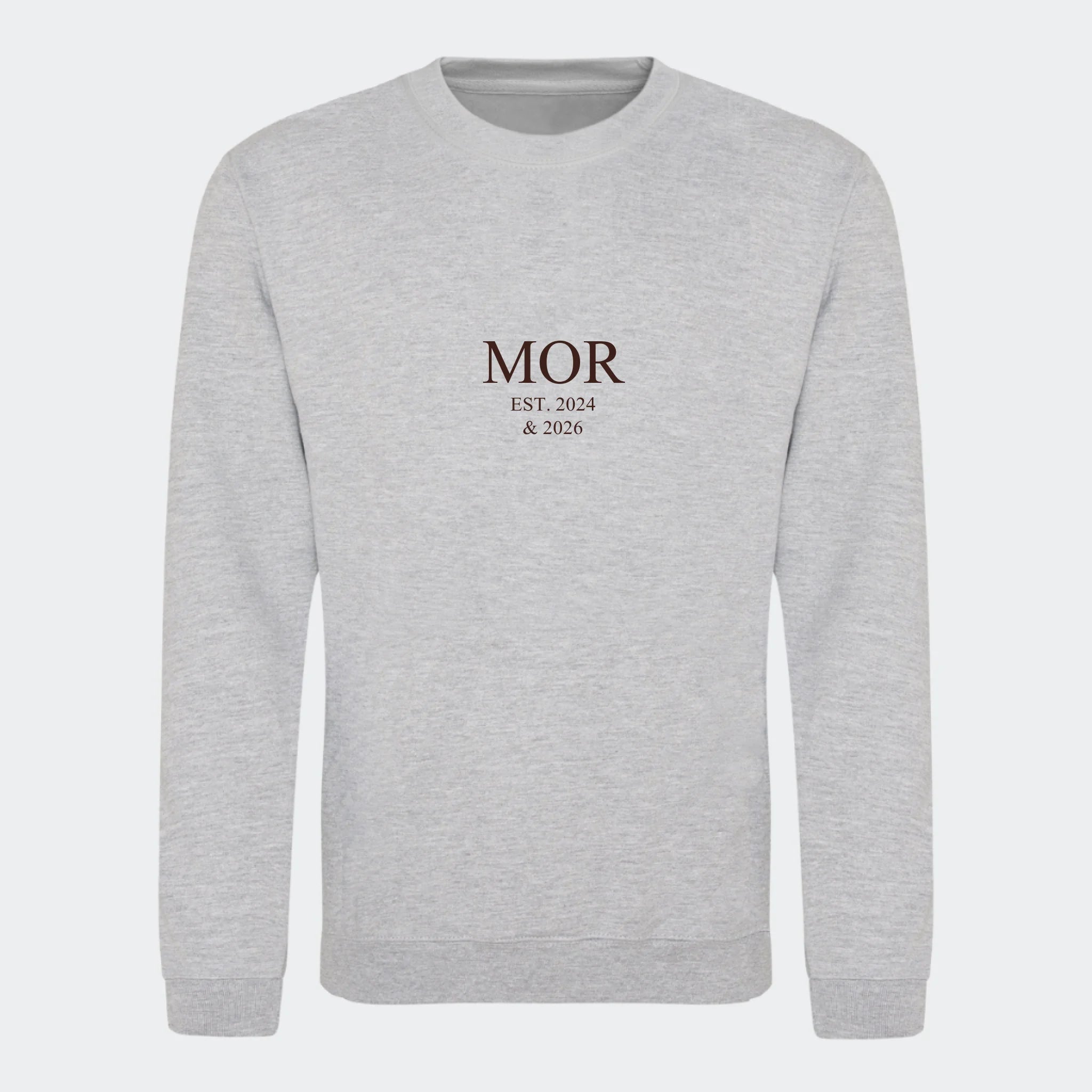 Sweatshirt med broderi til voksne – MOR EST. (Vælg selv tekst og årstal), meleret grå, set forfra