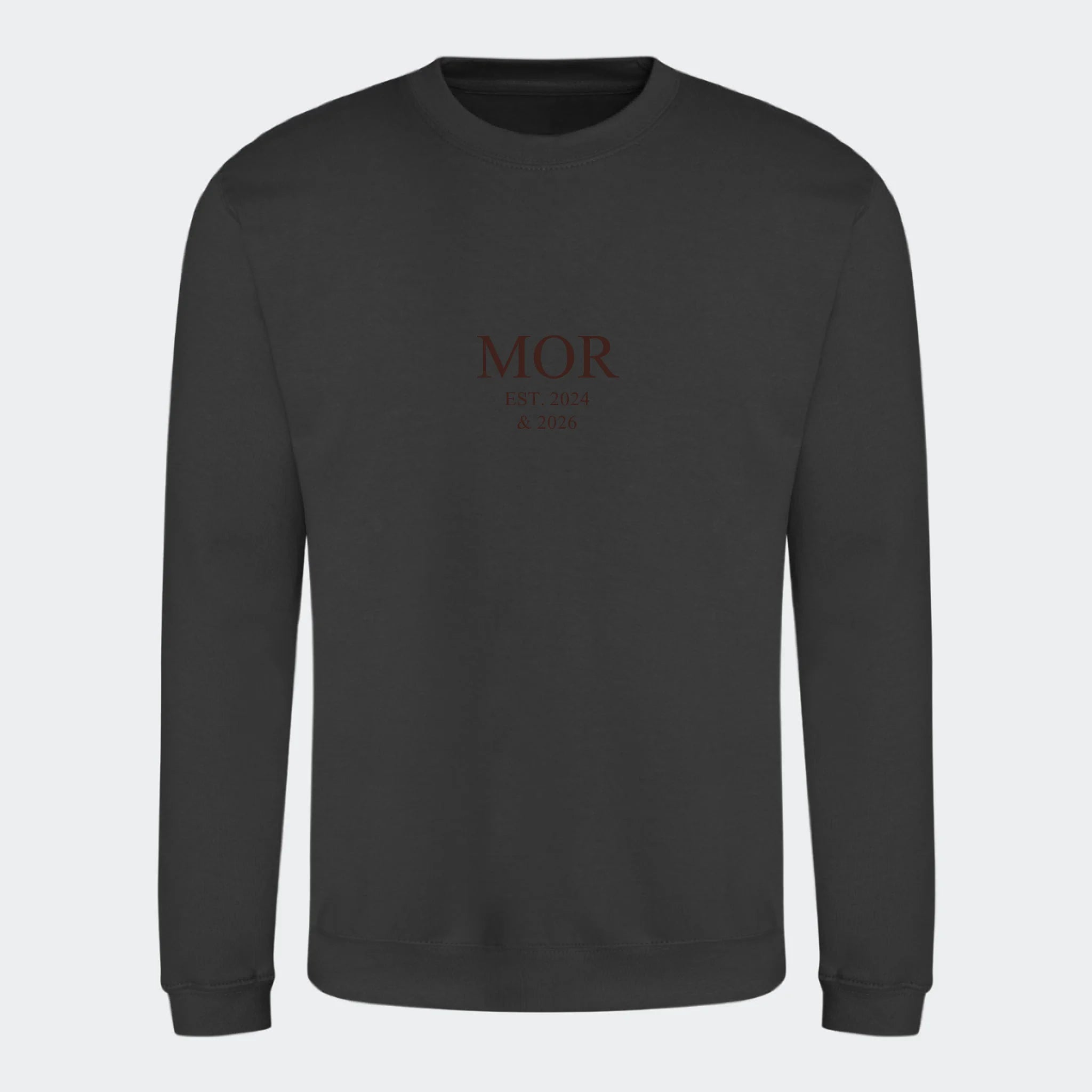 Sweatshirt med broderi til voksne – MOR EST. (Vælg selv tekst og årstal), stormgrå, set forfra