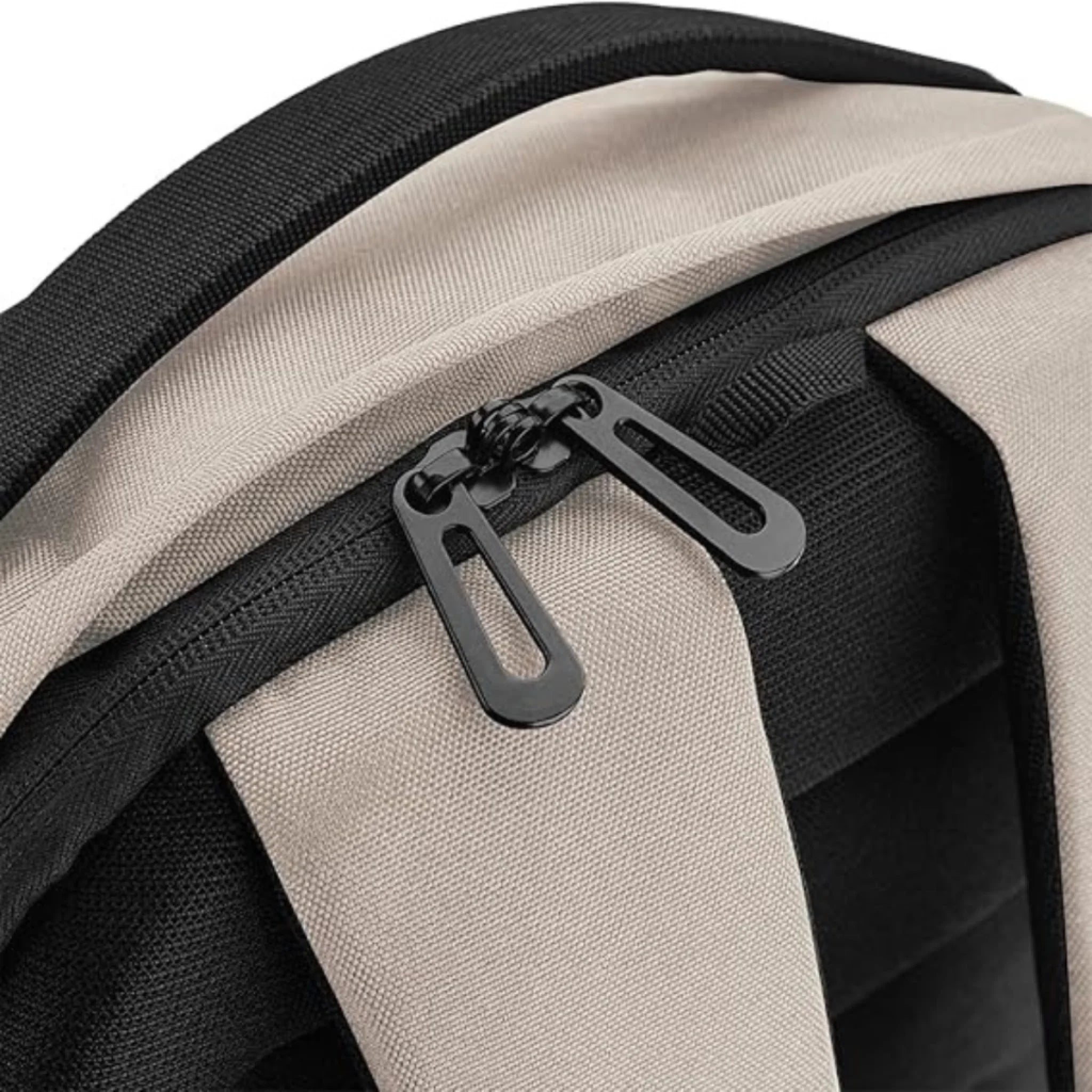 Detalje af lynlåslåsen på Project Recycled Security Backpack Lite