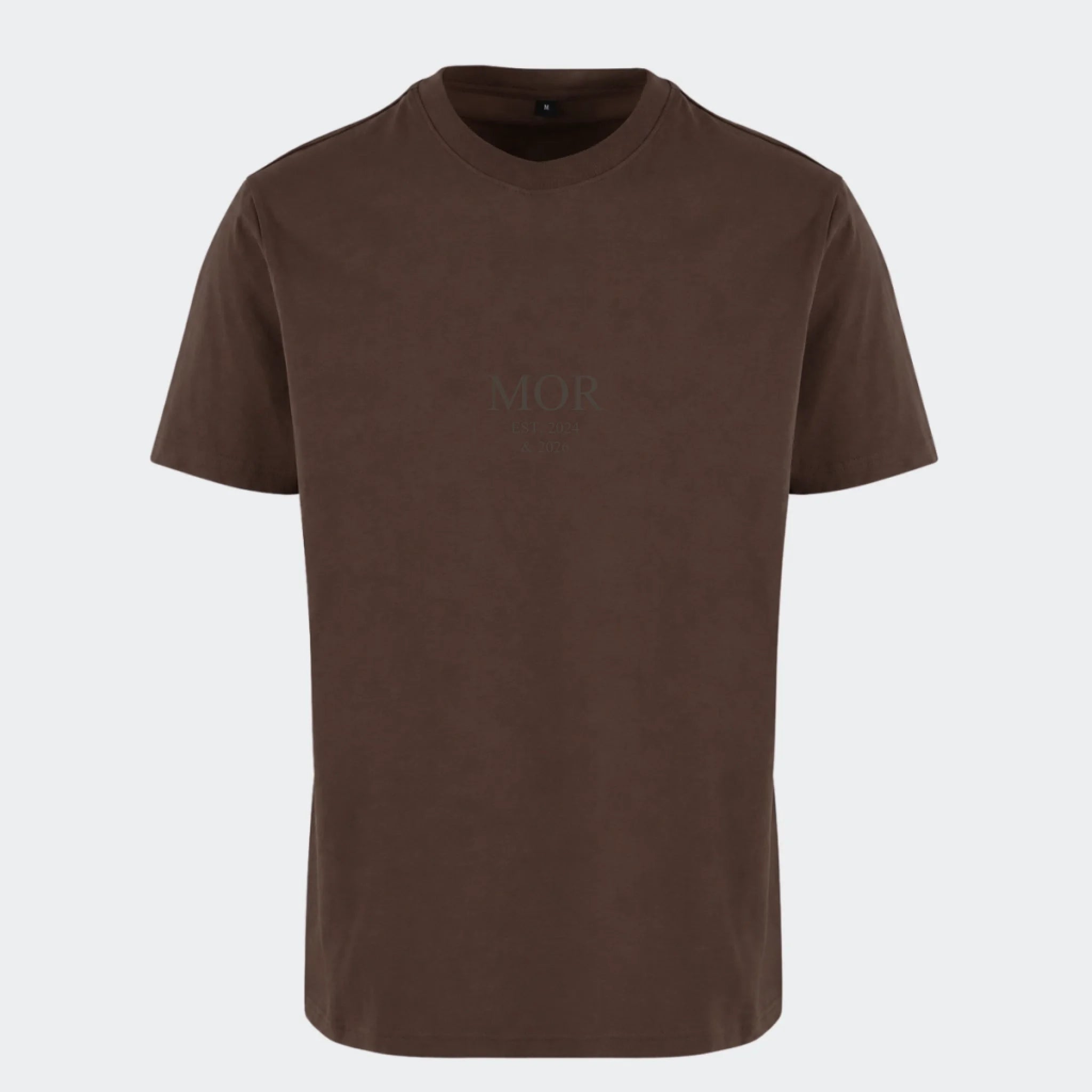 T-shirt med tryk – MOR EST. (Vælg selv tekst og årstal), chokoladebrun, set forfra