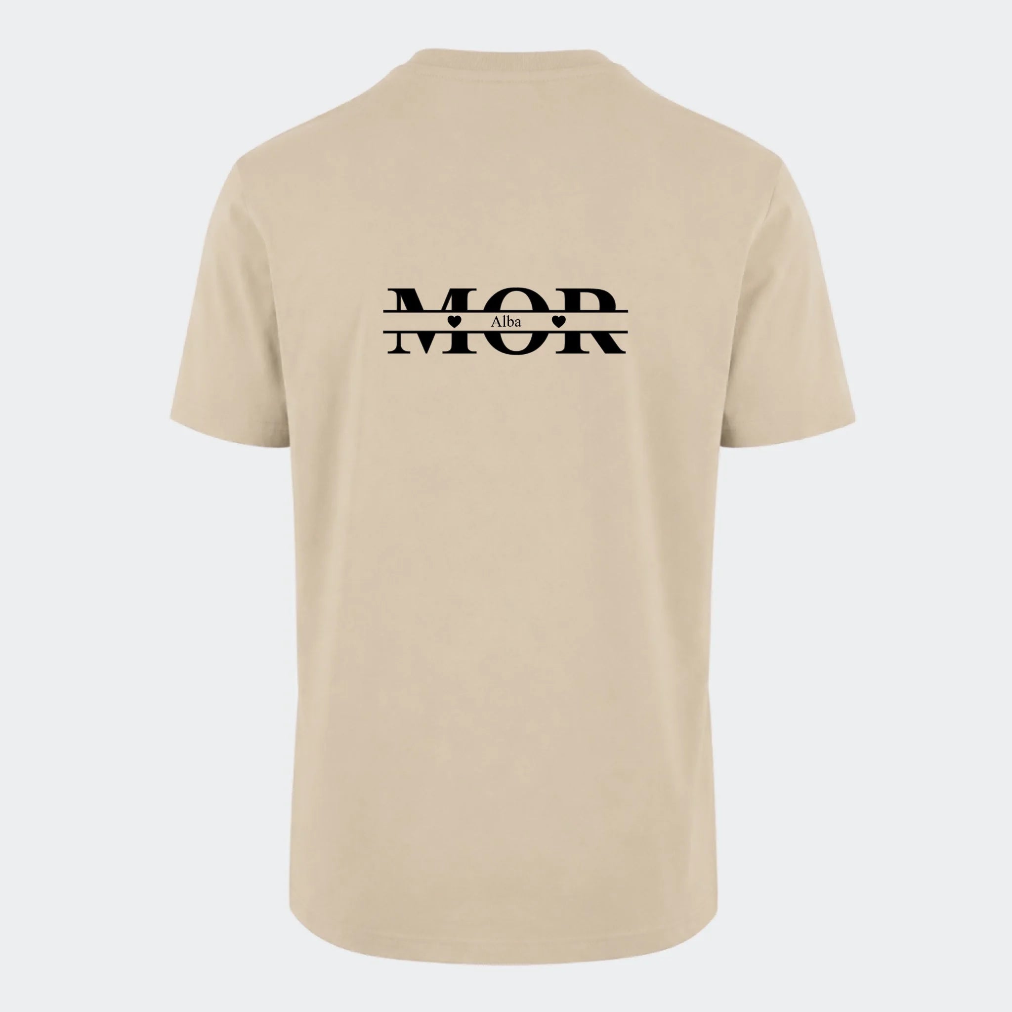 T-shirt til voksne – Mor med hjerter og navne, sand, set bagfra