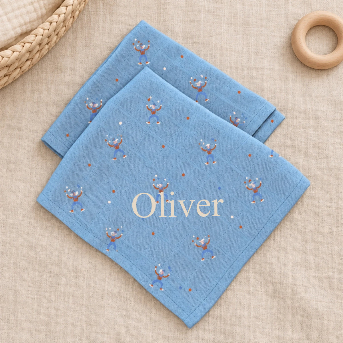 Nordisk babyflatlay med to muslinklude-9