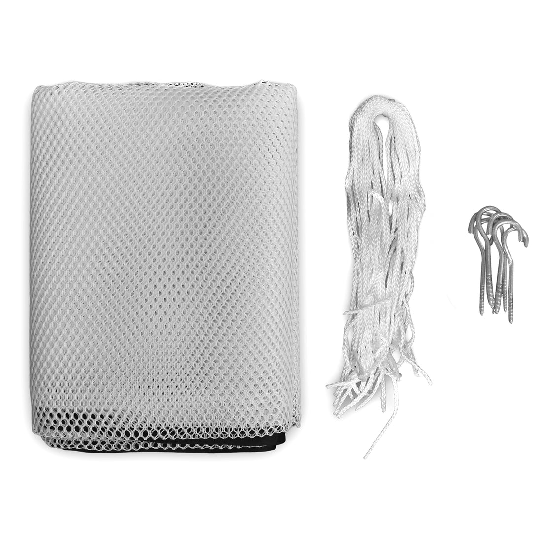 Altan net med baby der leger sikkert på balkon