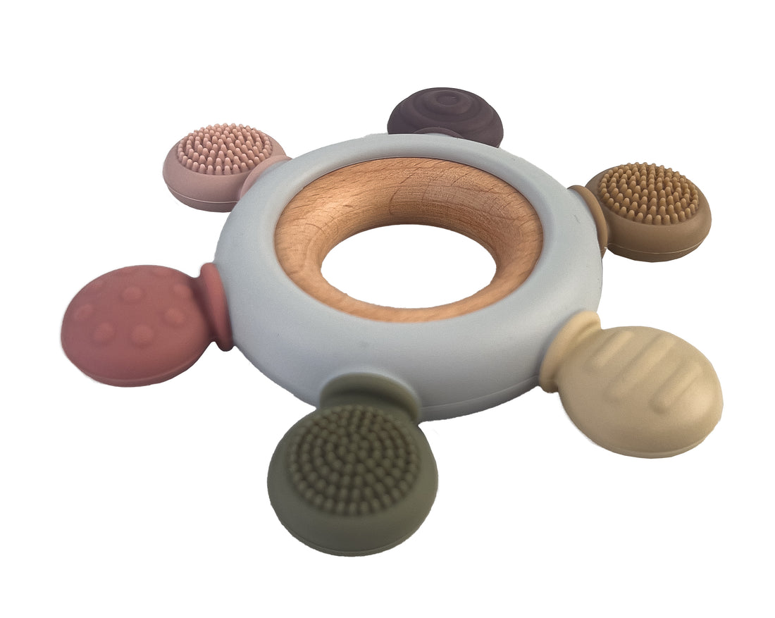 Magni | Bidering i LFGB silikone med taktile overflader, multifarvet Alm produkt 123Unik