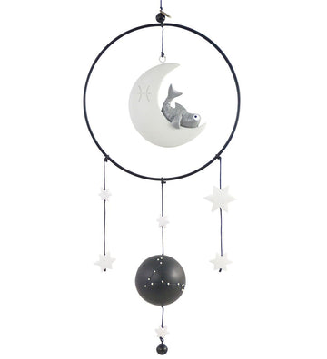 Drømmefanger uro med fisk på månen, stjerner og planet. Kids by Friis
