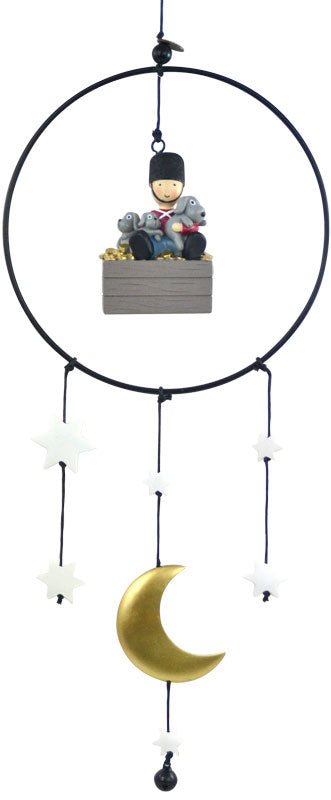 Uro med soldat og hunde fra Fyrtøjet eventyret.