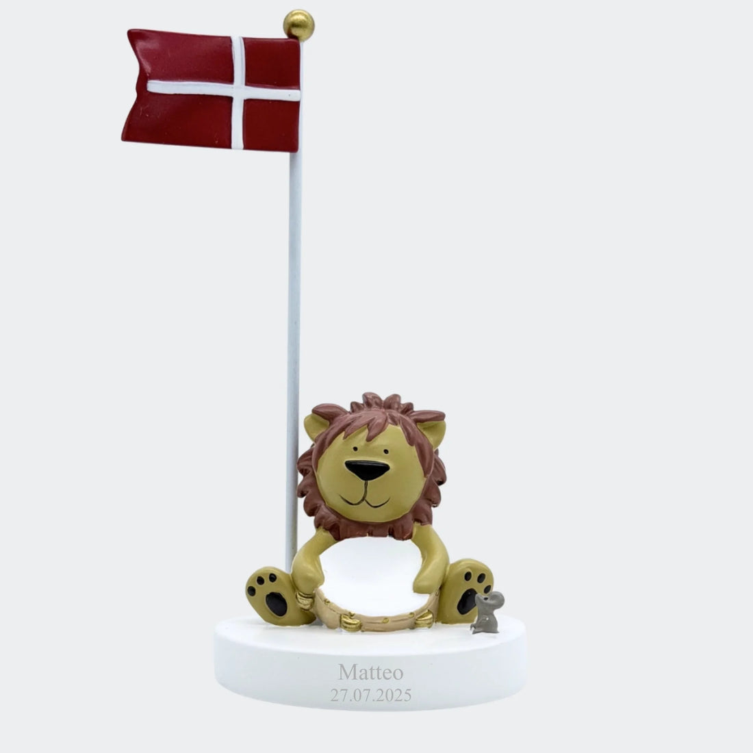 Kids by Friis bordflag med løve, tamburin og personlig gravering