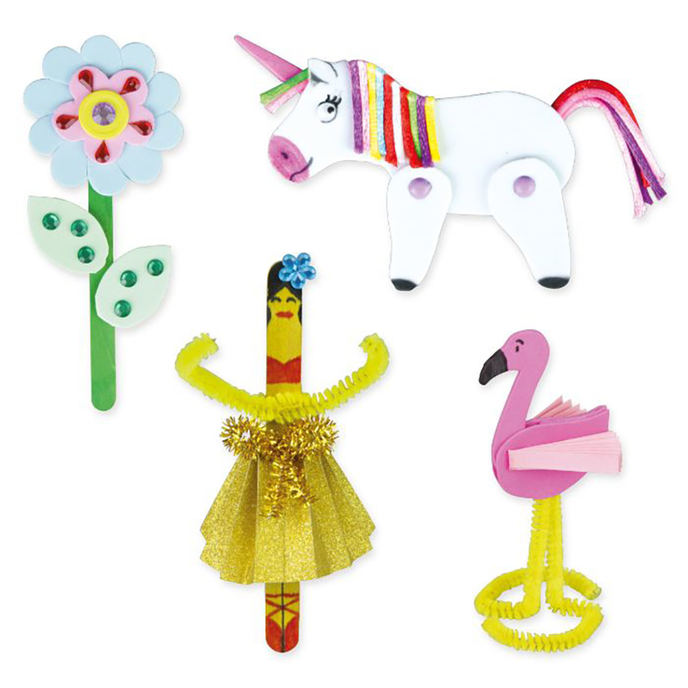 Kreative figurer lavet med materialer fra Jumbo kreakufferten, som en enhjørning og blomst.
