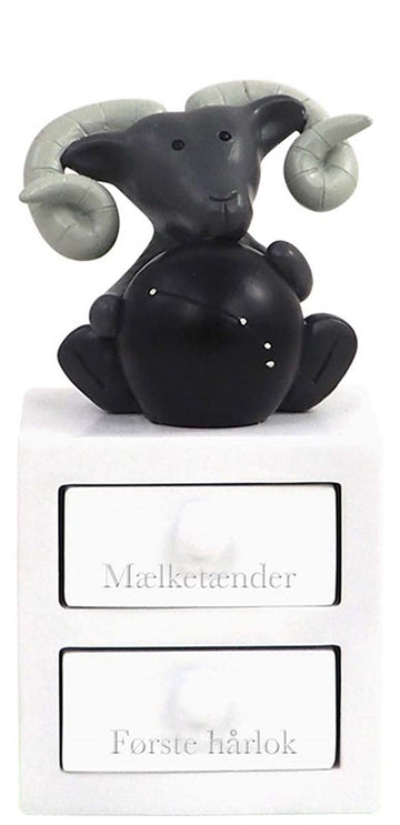 Tandæske og hårlok med stjernetegn fra Kids by Friis kids by friis Vædderen 21/3 - 20/4