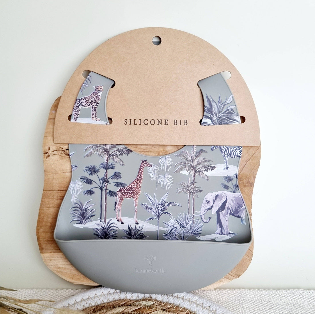 Silikone Hagesmæk med opsamlingsbakke Jungle - Sage Baby tilbehør Rammelaartje