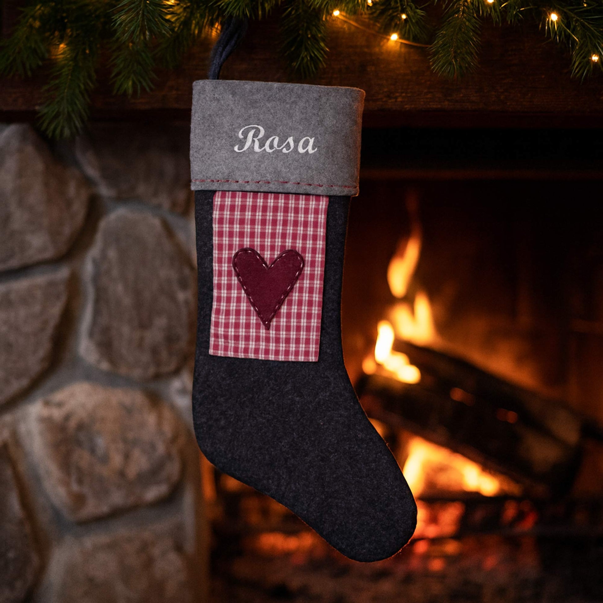 Julesok med navn - Grå og lysegrå med hjerte Customizer TeeInBlue