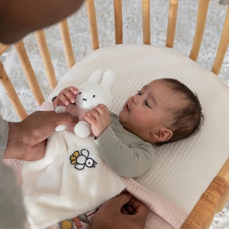 Miffy kramme bamse klud fluffy pink med broderet bi og mærker