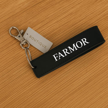 Sort nøglering - med navn Customizer Min Egen Verden.dk