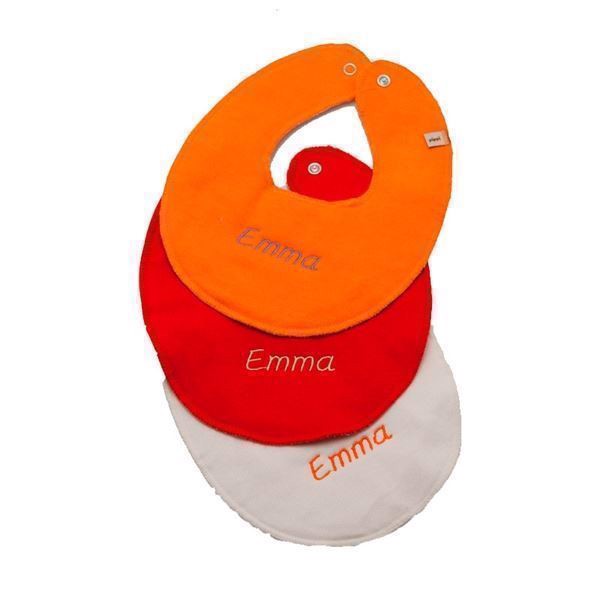 Image of 3 hagesmække med navn - orange, rød, hvid (pippimix4-Brodering 1 Linje)